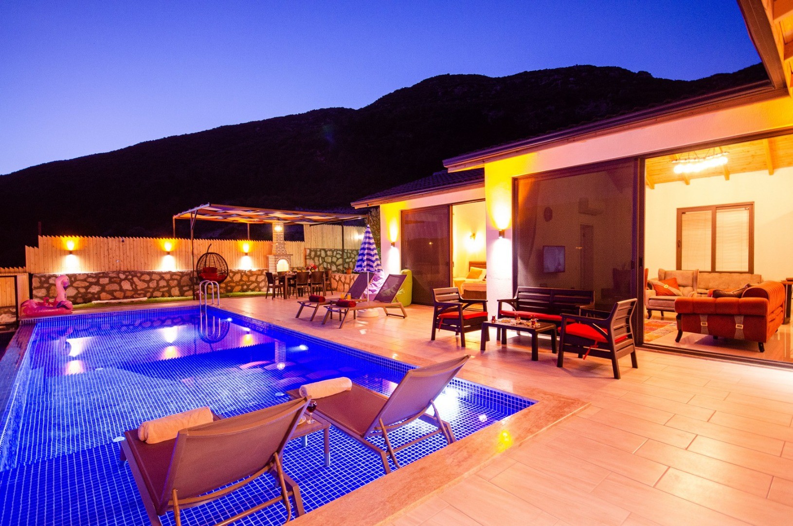 0-villa-hanem-kiralik-villa-dolunay-hacioglan-7_268.jpg